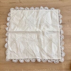 Quills Ireland White Lace & Hand Crochet Square Zipper Pillow Case Cover 19” NWT